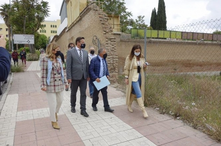 El alcalde de Granada, Luis Salvador, la concejal de Participación Ciudadana, Eva Martín, visita el distrito Beiro (AYUNTAMIENTO DE GRANADA)