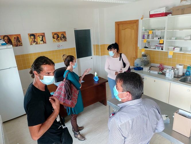 Imagen de la reunión con las asociaciones (AYTO. GUALCHOS)