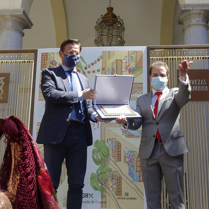 Luis Salvador y David Rodríguez Muriel tras la lectura del pregón (AYTO. GRANADA)