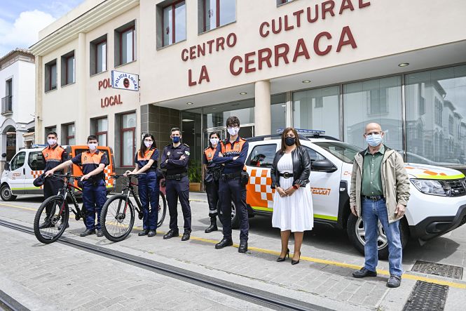 Presentación del nuevo vehículo de Protección civil (AYTO. ARMILLA)