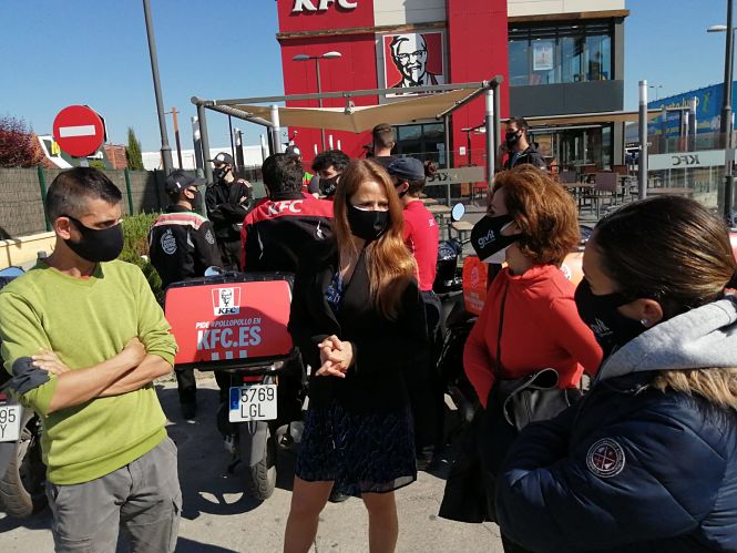 La Delegada de Empleo, Virginia Fernández ha visitado la empresa (JUNTA)