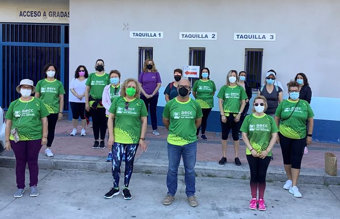 Miembros de la AECC de Almuñécar (AYTO. ALMUÑÉCAR)