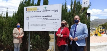 El delegado de Regeneración, Justicia y Administración Local de la Junta en Granada, Enrique Barchino, visita Almuñécar, donde se ha reunido con la alcaldesa, Trinidad Herrera (JUNTA DE ANDALUCÍA) 