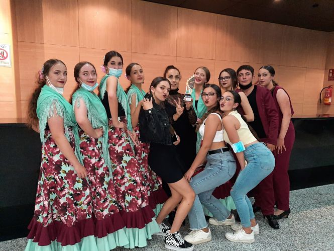 las integrantes de la Escuela Municipal de Flamenco de Huétor Tájar que representarán a Granada en la final de `Vive tu sueño` (AYTO. HUÉTOR TÁJAR)