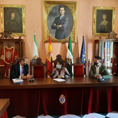 El delegado territorial de Regeneración, Justicia y Administración Local, Enrique Barchino, ha visitado Huéscar (JUNTA)