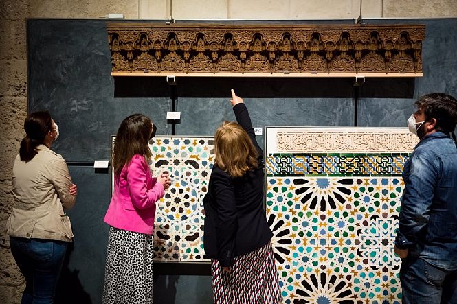 La Alhambra expone en su museo el arrocabe nazarí recuperado de la Torre de las Damas (JUNTA DE ANDALUCÍA) 