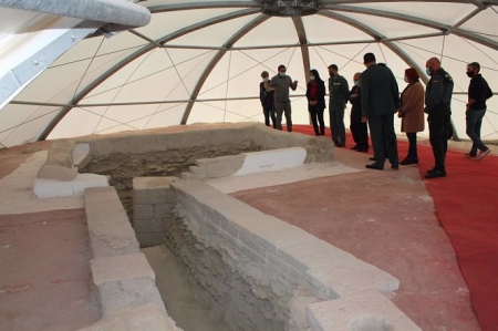 Imagen de archivo de una visita del Gobierno al yacimiento de Tútugi (SUBDELEGACIÓN DEL GOBIERNO EN GRANADA) 