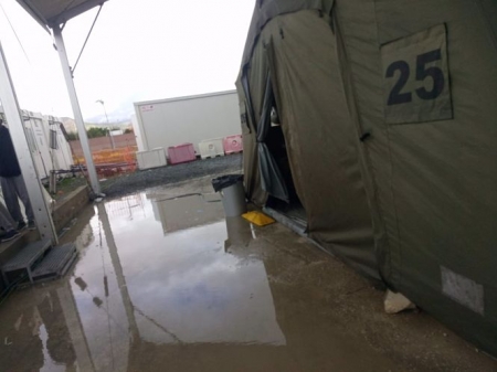 Centro de Atención Temporal para Extranjeros (CATE) del puerto de Motril (Granada) inundado en 2018 (SUP)
