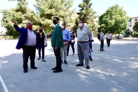 Imagen de la visita al PArque Nueva Granada (PSOE)