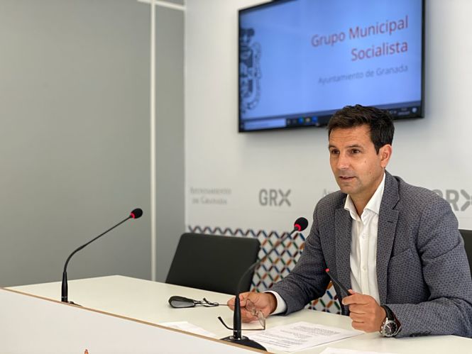 El portavoz del PSOE en el Ayuntamiento de Granada, Francisco Cuenca (PSOE)