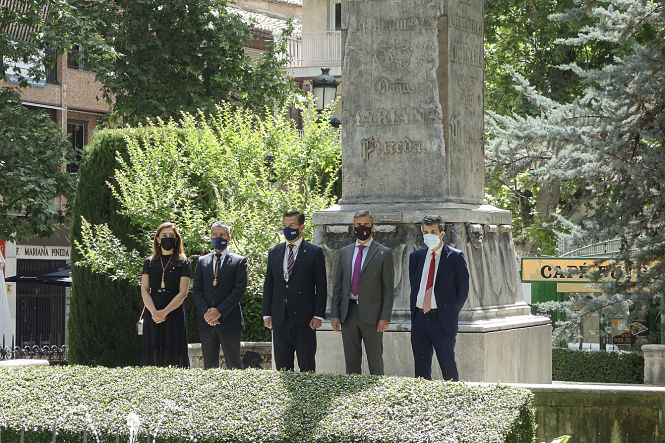 Presentación de los actos por Mariana Pineda (JAVIER ALGARRA / AYUNTAMIENTO) 