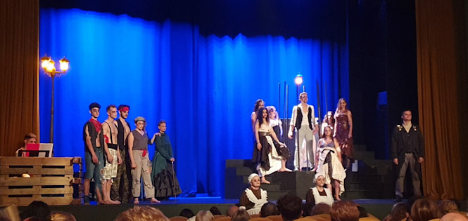 Estreno de la obra `La ópera de los tres centavos` (AYTO. CÚLLAR VEGA)