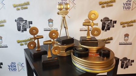 Imagen de los trofeos (AYTO. MONACHIL) 