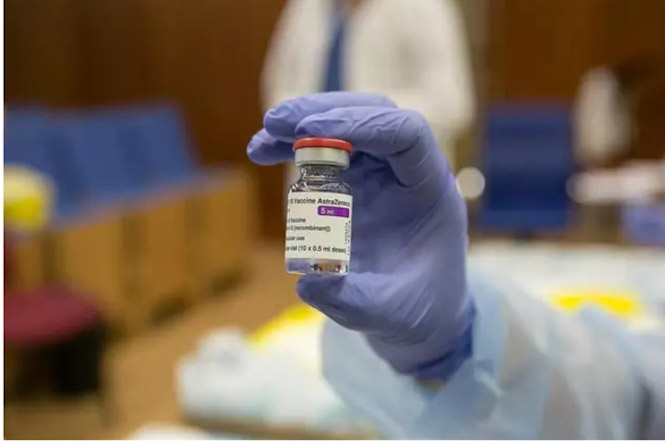 Vacuna AstraZeneca contra la COVID-19 - Jorge Armestar - Europa Press