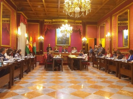 Francisco Cuenca (PSOE) preside un Pleno del Ayuntamiento, en imagen de archivo de su etapa como alcalde de Granada (EUROPA PRESS/AYTO.GRANADA) 