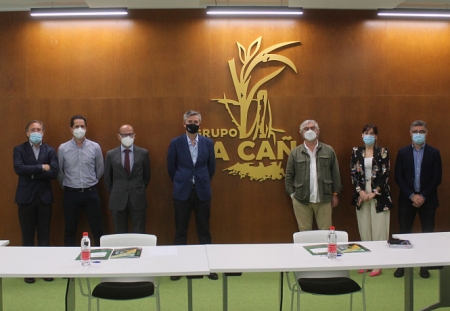 Imagen de la firma del convenio (GRUPO LA CAÑA) 