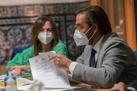 Antonio Granados y Rocío Díaz durante la, reunión (JUNTA) 