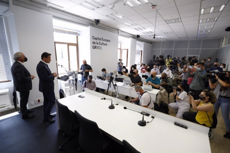 Sala de prensa del Ayuntamiento de Granada, ante la comparecencia del alcalde, Luis Salvador (ÁLEX CÁMARA-EUROPA PRESS)