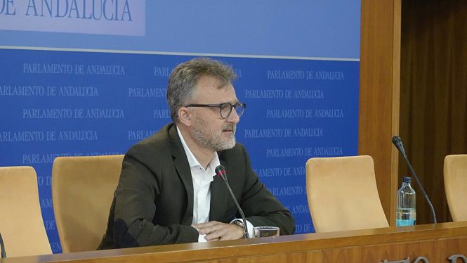 El portavoz parlamentario del PSOE-A, José Fiscal, en rueda de prensa (PSOE-A) 