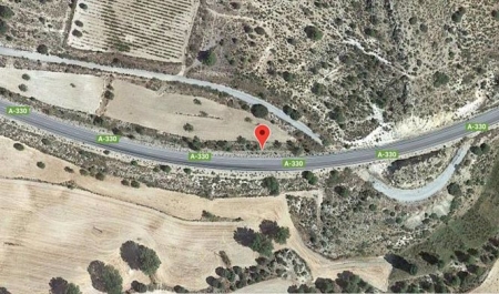 Punto del accidente de tráfico en que ha muerto el conductor de un turismo al chocar con un camión (EMERGENCIAS 112 ANDALUCÍA) Punto del accidente de tráfico en que ha muerto el conductor de un turismo al chocar con un camión (EMERGENCIAS 112 ANDALUCÍA)