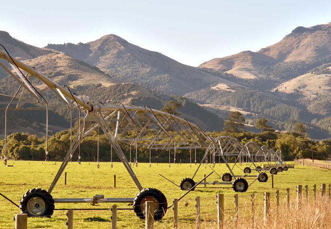 Sistema de riego para producción agrícola en Kaituna Valley, Banks Peninsula, Nueva Zelanda (LIHUIJOSEPH)LihuiJoseph)