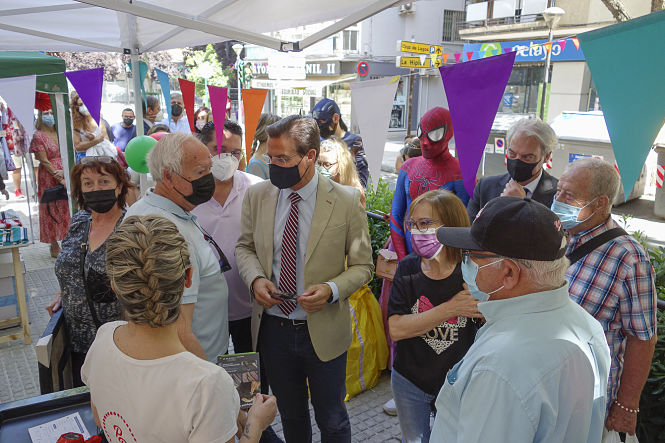 Luis Salvador en la Feria `Stock fuera` (JAVIER ALGARRA / AYUNTAMIENTO)