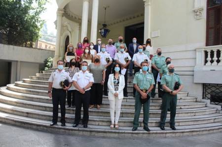 Foto de familia de los galardonados (SUBDELEGACIÓN)