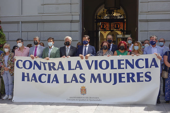 Imagen de la concentración en la Plaza del Carmen (JAVIER ALGARRA / AYUNTAMIENTO)