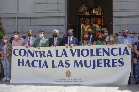 Imagen de la concentración en la Plaza del Carmen (JAVIER ALGARRA / AYUNTAMIENTO)