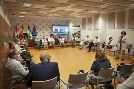 Imagen delr econocimiento a los médicos jubilados (HUSC)