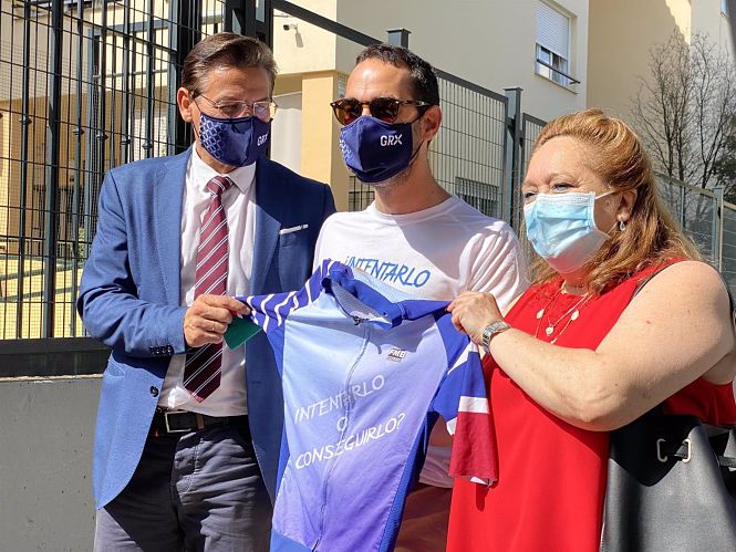 El alcalde de Granada, Luis Salvador, el primero por la izquierda, en un acto con Aspace (AYUNTAMIENTO)