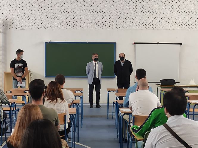 El Delegado de Educación en funciones ha dado la bienvenida a los opositores (JUNTA) 