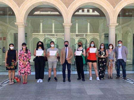 Recibimiento a los alumnos que han participado en el torneo de debate (JUNTA) Recibimiento a los alumnos que han participado en el torneo de debate (JUNTA)