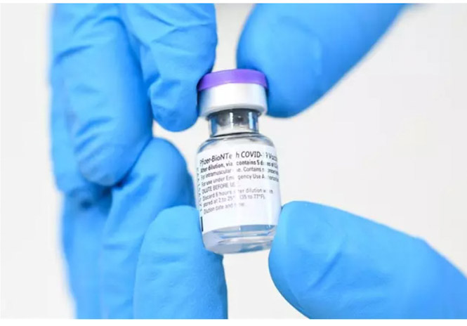 Dosis de la vacuna Pfizer (TOBIAS HASE /DPA) 