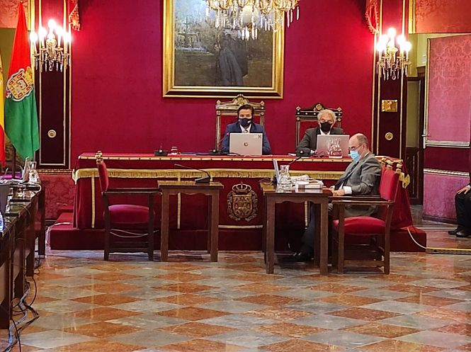 El alcalde de Granada, Luis Salvador, y su teniente de alcalde, José Antonio Huertas (EUROPA PRESS)