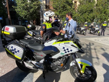 Presentación de las nuevas motos de la Policía Local (AYTO. GRANADA) 