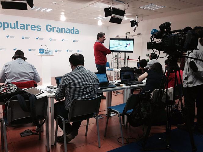 Imagen de archivo de la sede del PP en Granada antes del inicio de una rueda de prensa (EUROPA PRESS) 