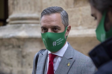 El consejero de Hacienda y Financiación Europea de la Junta de Andalucía, Juan Bravo, en el Parlamento andaluz (MARÍA JOSÉ LÓPEZ / EUROPA PRESS)