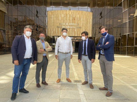 Miembros del PP frente a los juzgados (PP) 