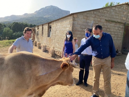 Imagen del encuentro con ganaderos (PP) 