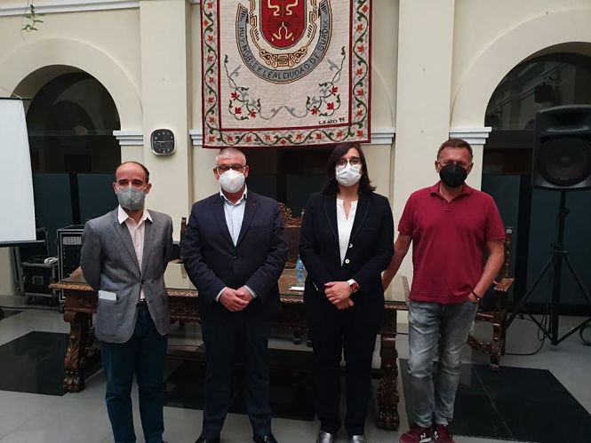 Presentación de las ayudas en el Ayuntamiento de Guadix (JUNTA)