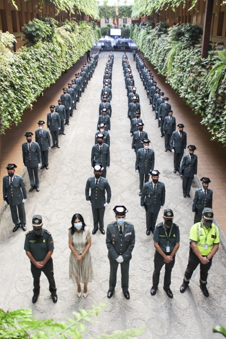 La Subdelegada del gobierno ha recibido a los nuevos agentes (GUARDIA CIVIL)