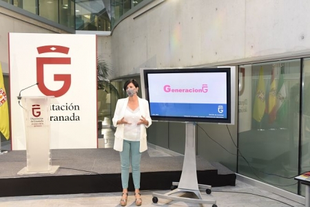 La diputada de Igualdad y Juventud, Mercedes Garzón, ha presentado el proyecto `Generación G` (JM GIL / DIPGRA)