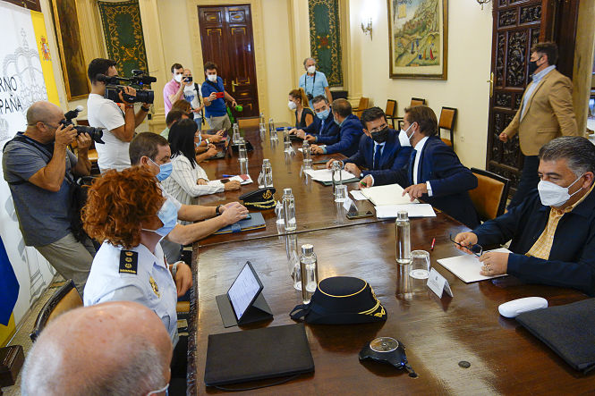 Reunión de la mesa contra los cortes de luz (JAVIER ALGARRA / AYUNTAMIENTO)