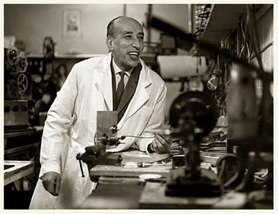 Val de Omar en su estudio (EAG)