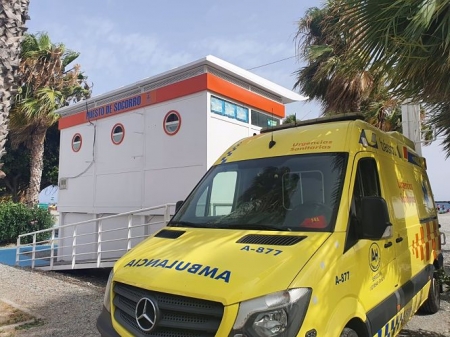 Ambulancia de la Seguridad en Playas de Almuñécar y La Herradura (AYUNTAMIENTO DE ALMUÑECAR)