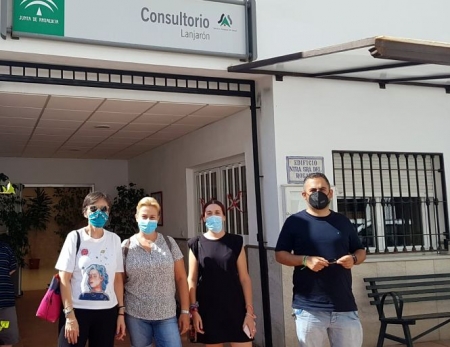 Grupo Municipal del PSOE durante la visita al consultorio (PSOE)