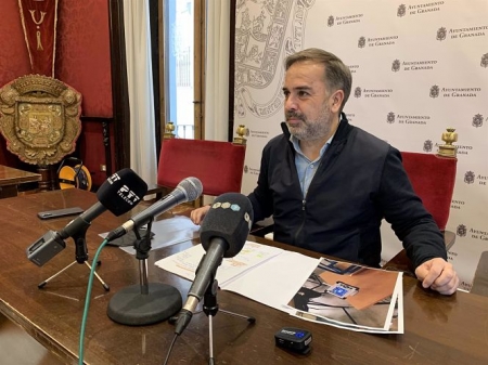 El portavoz del equipo de gobierno de Granada, Jacobo Calvo (PSOE)