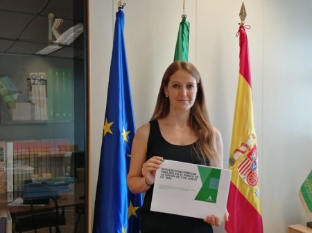 La delegada territorial de Empleo, Formación, Trabajo Autónomo, Transformación Económica, Industria, Conocimiento y Universidades, Virginia Fernández (JUNTA)