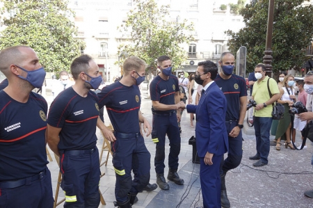 Toma de posesión de los nuevos bomberos (JAVIER ALGARRA / AYUNTAMIENTO) 